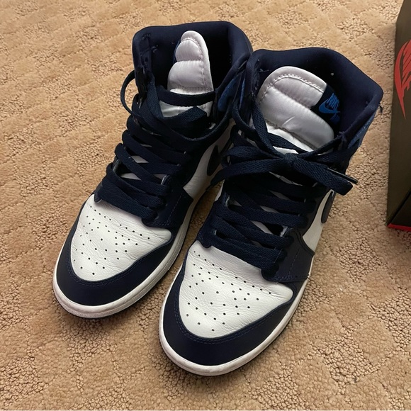 Nike Air Jordan 1 Obsidian - Picture 3 of 5